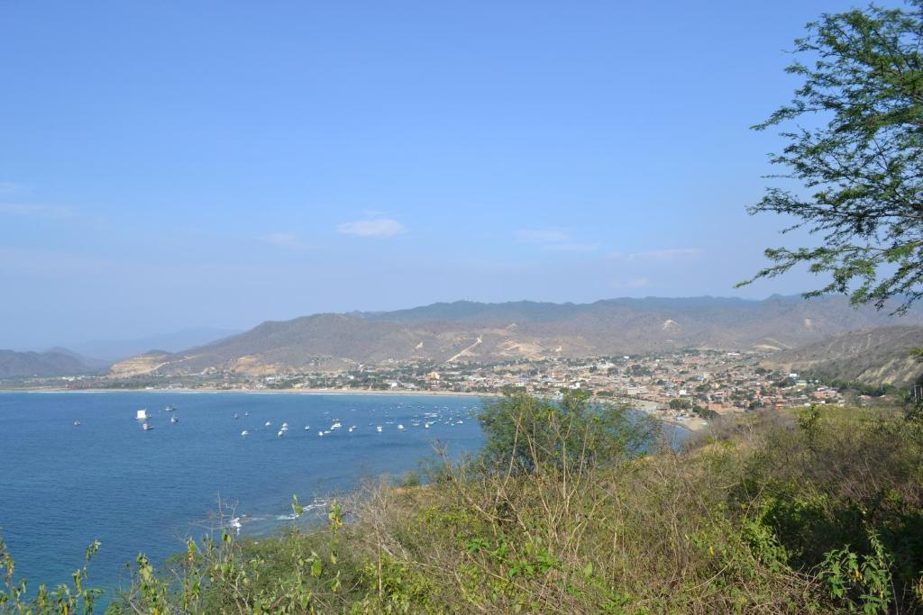 Hostal Humpback Internacional Puerto Lopez Exterior photo
