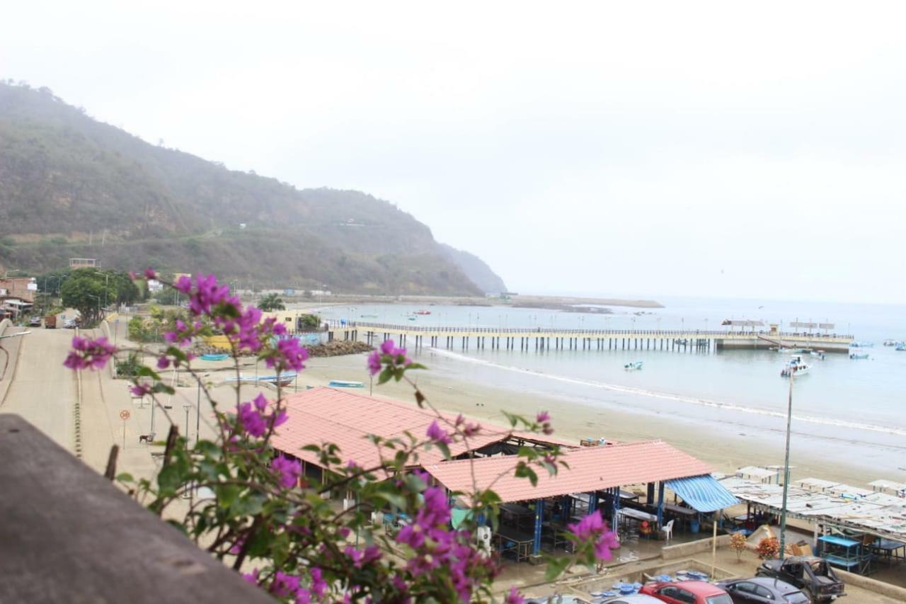 Hostal Humpback Internacional Puerto Lopez Exterior photo