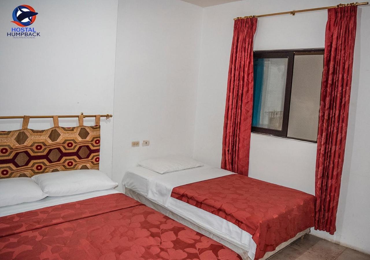 Hostal Humpback Internacional Puerto Lopez Exterior photo